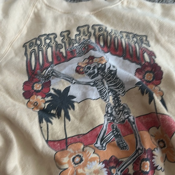 billabong crewneck, size xs (runs small), slightly worn - Picture 3 of 3